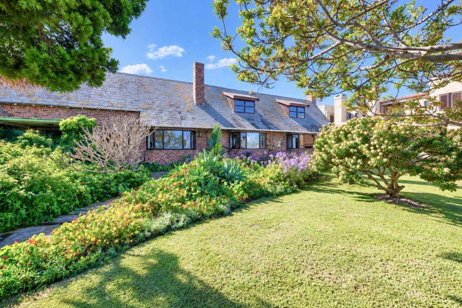 4 Bedroom Property for Sale in Westcliff Western Cape